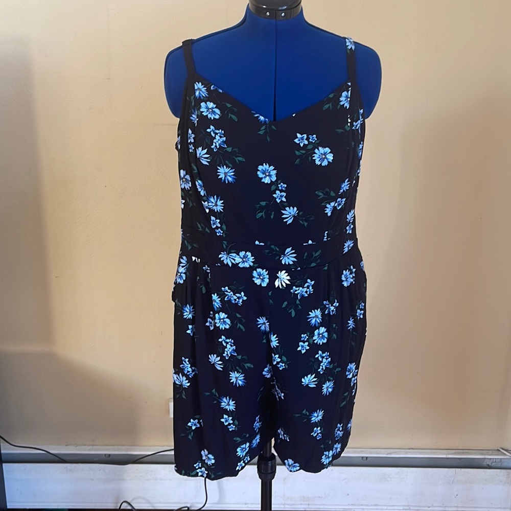 A black blue floral romper